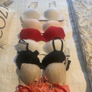 Victoria's Secret 36C Wireless & Wired Bundle Bras